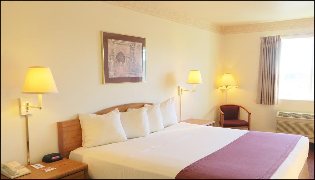 Peppermill Empress Inn Centralia Eksteriør billede